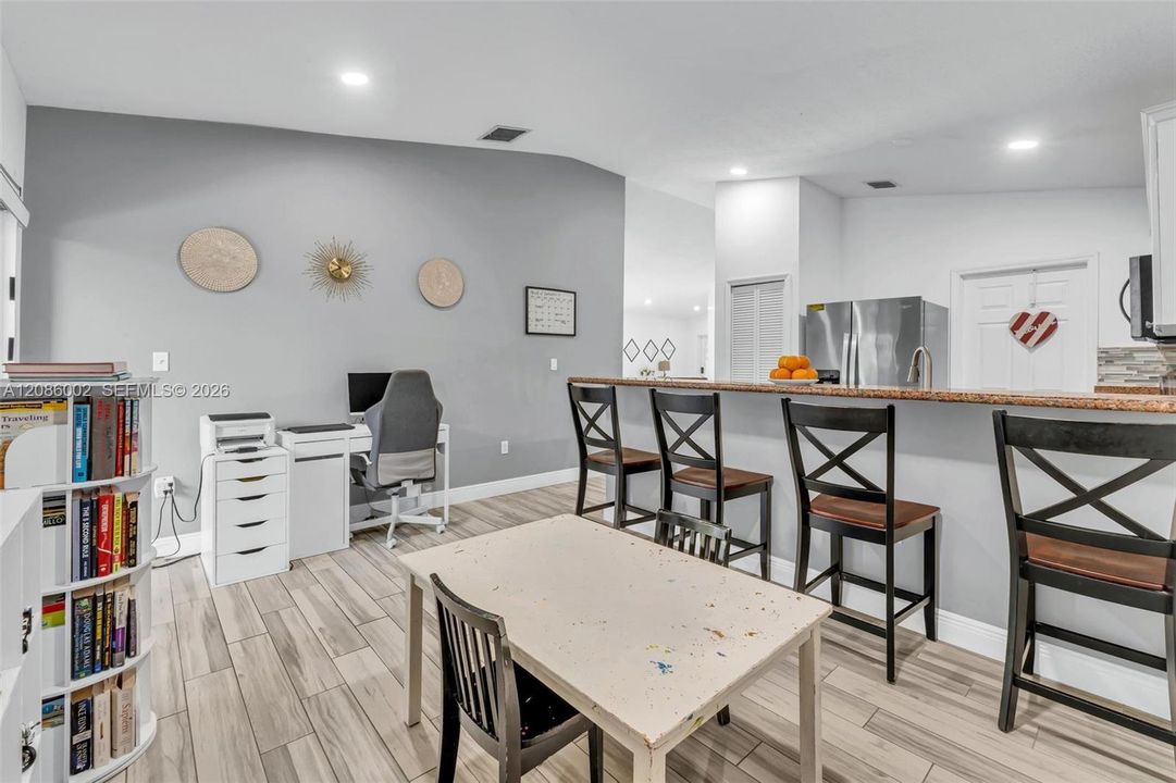 For Sale: $550,997 (3 beds, 2 baths, 1385 Square Feet)