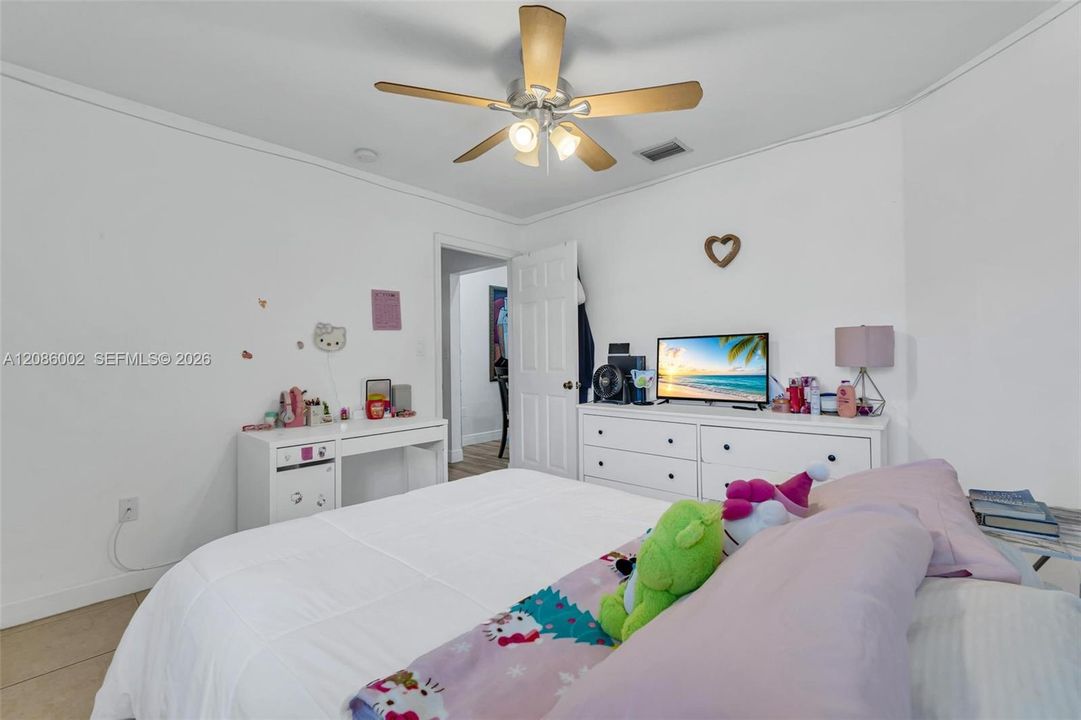 For Sale: $550,997 (3 beds, 2 baths, 1385 Square Feet)