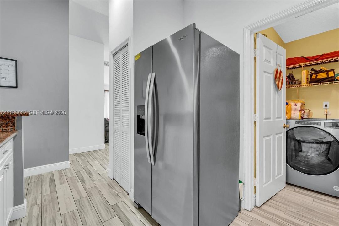 For Sale: $550,997 (3 beds, 2 baths, 1385 Square Feet)