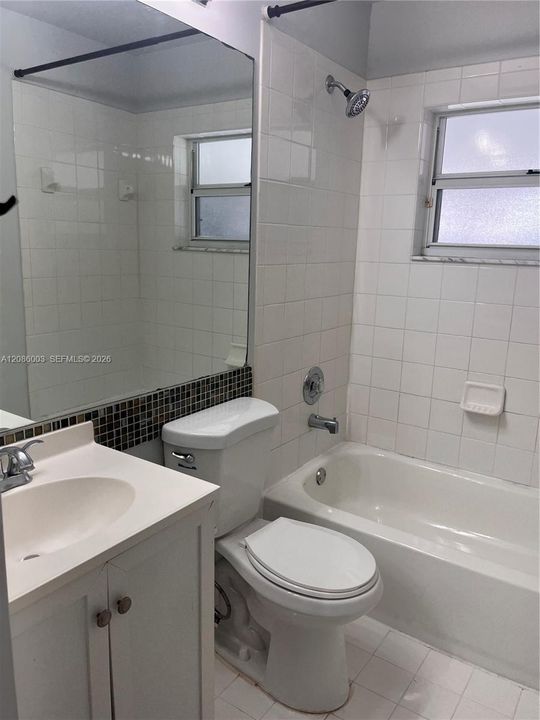 For Rent: $3,600 (3 beds, 2 baths, 1096 Square Feet)