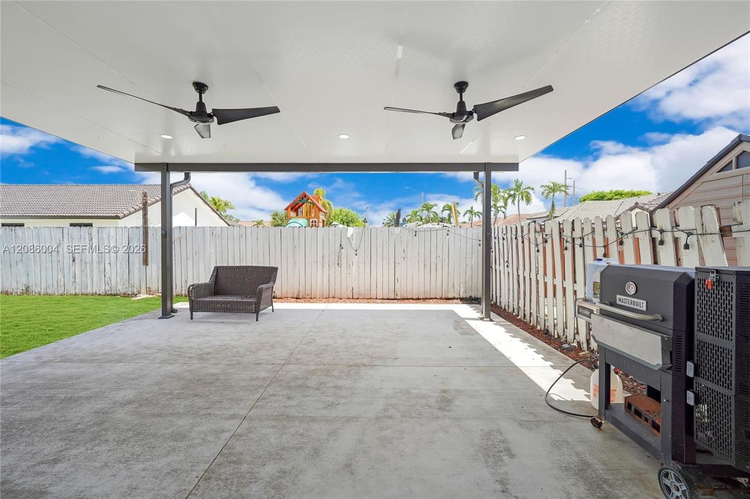 For Rent: $3,300 (3 beds, 2 baths, 1886 Square Feet)
