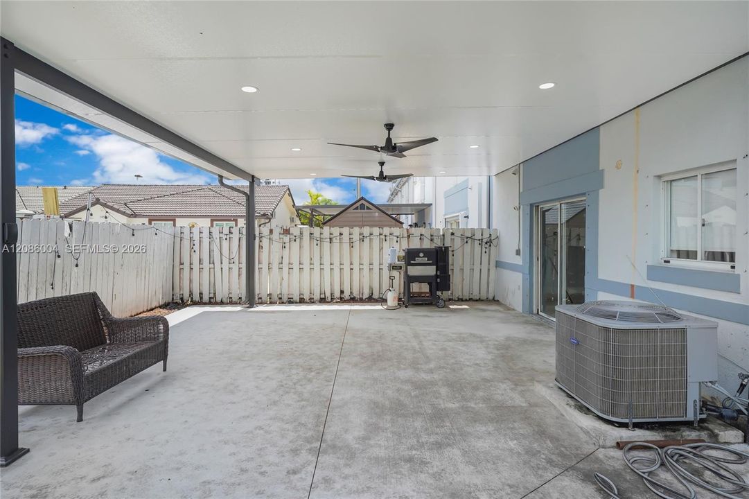 For Rent: $3,300 (3 beds, 2 baths, 1886 Square Feet)