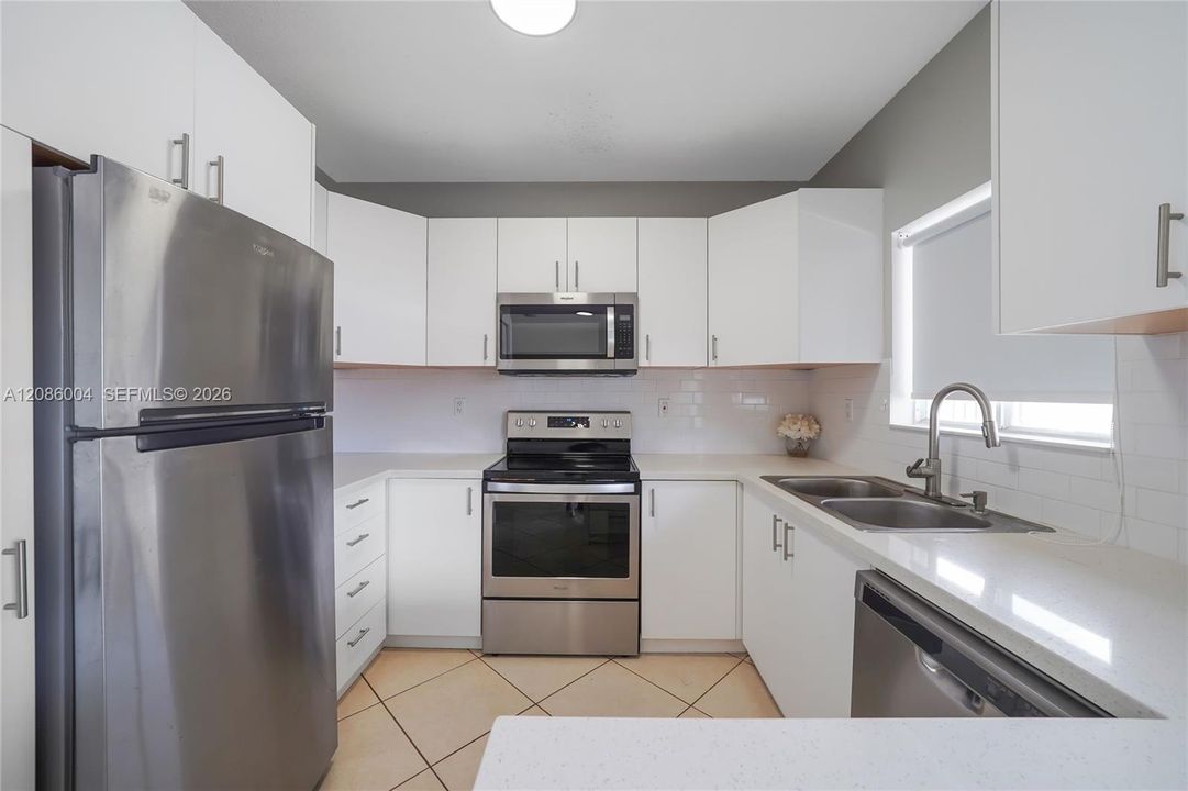 For Rent: $3,300 (3 beds, 2 baths, 1886 Square Feet)