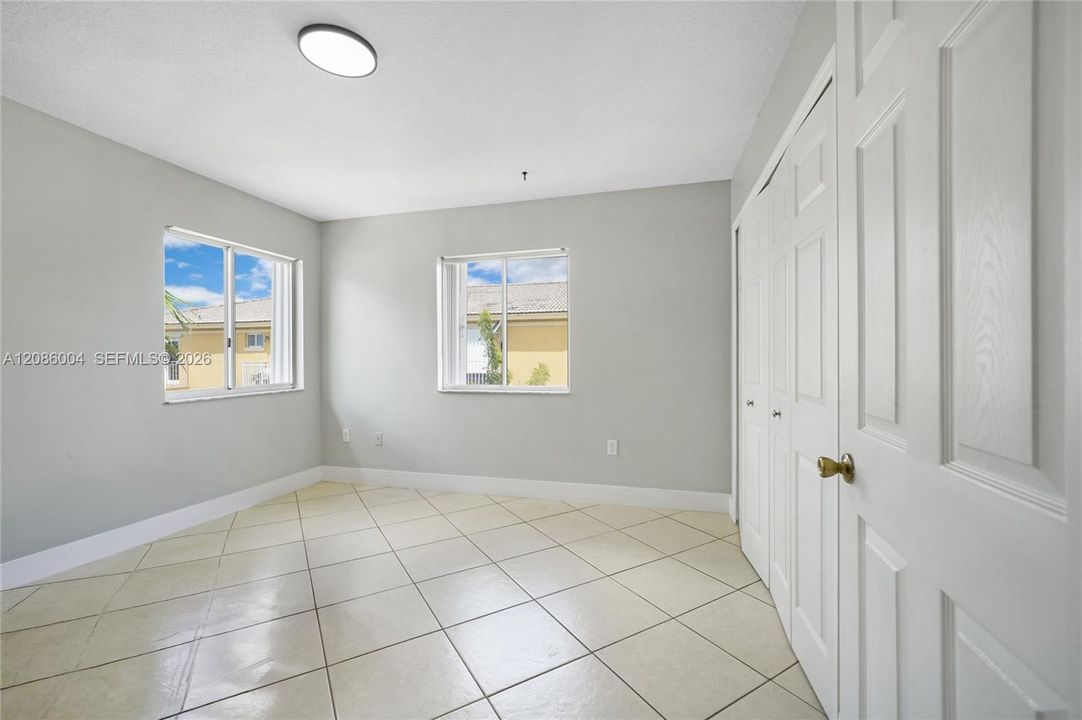For Rent: $3,300 (3 beds, 2 baths, 1886 Square Feet)