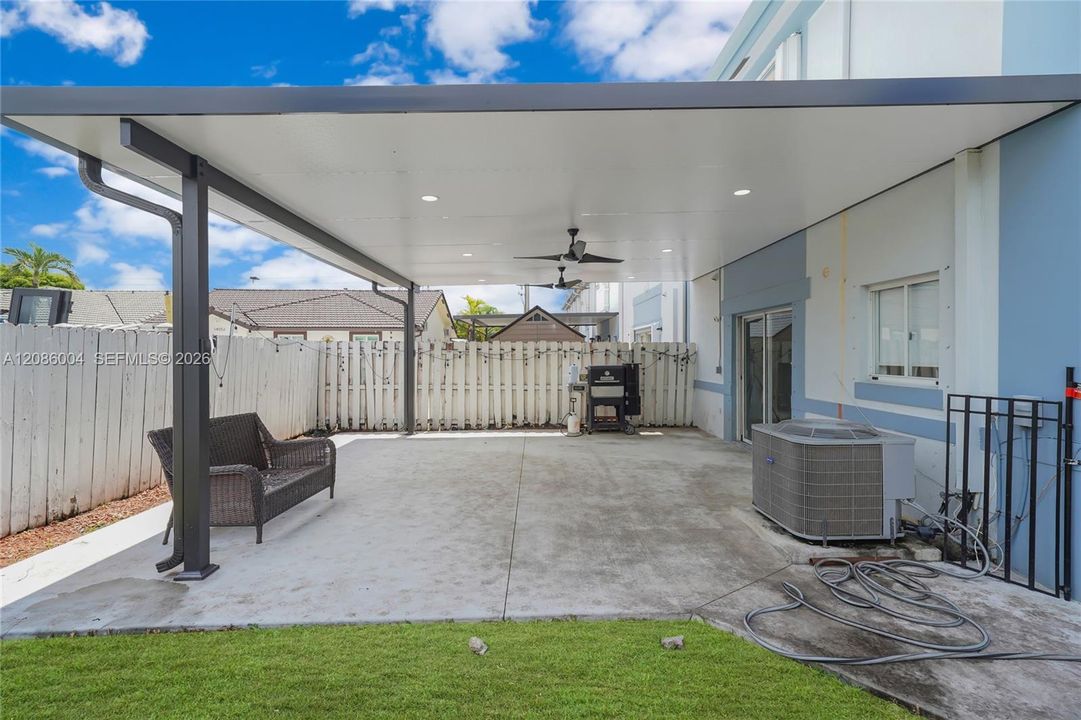 For Rent: $3,300 (3 beds, 2 baths, 1886 Square Feet)