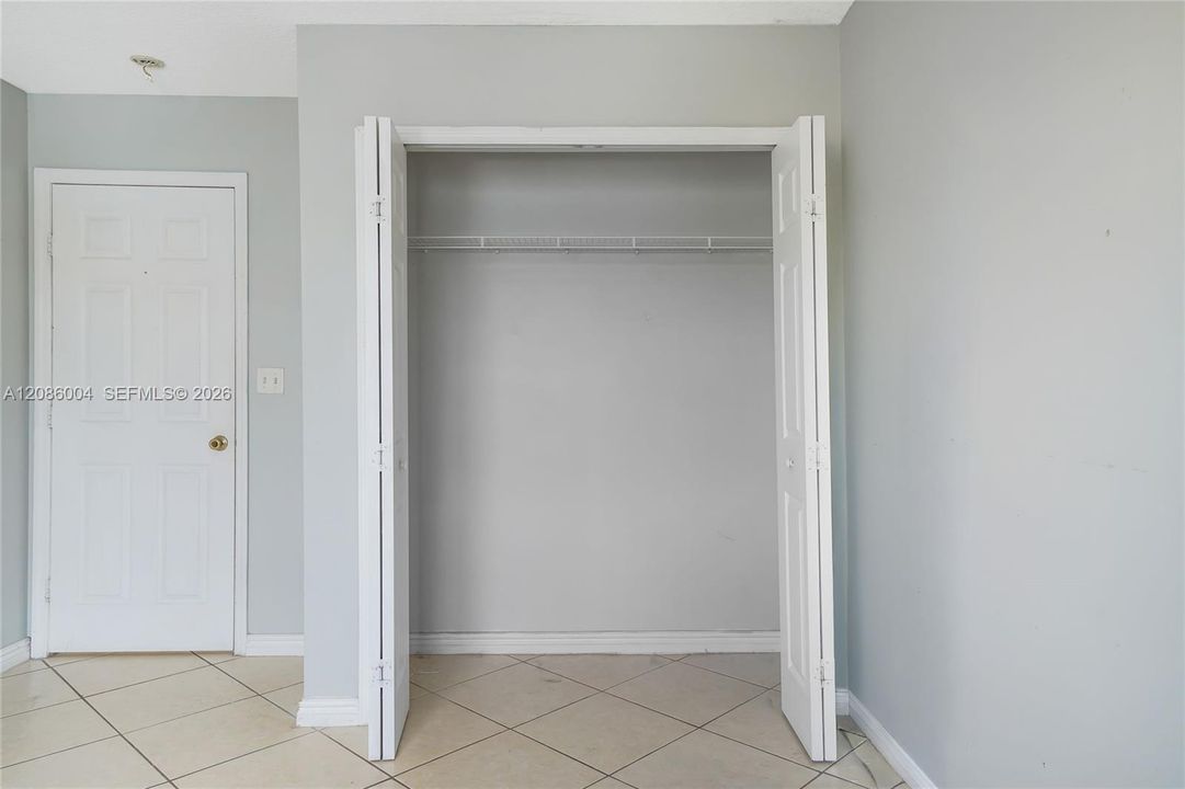 For Rent: $3,300 (3 beds, 2 baths, 1886 Square Feet)
