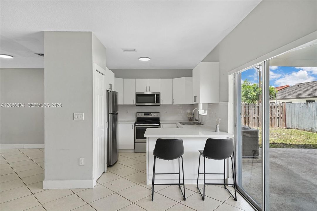 For Rent: $3,300 (3 beds, 2 baths, 1886 Square Feet)