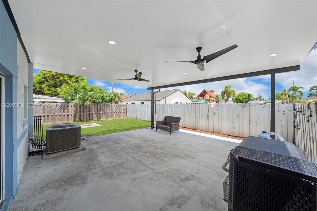 For Rent: $3,300 (3 beds, 2 baths, 1886 Square Feet)
