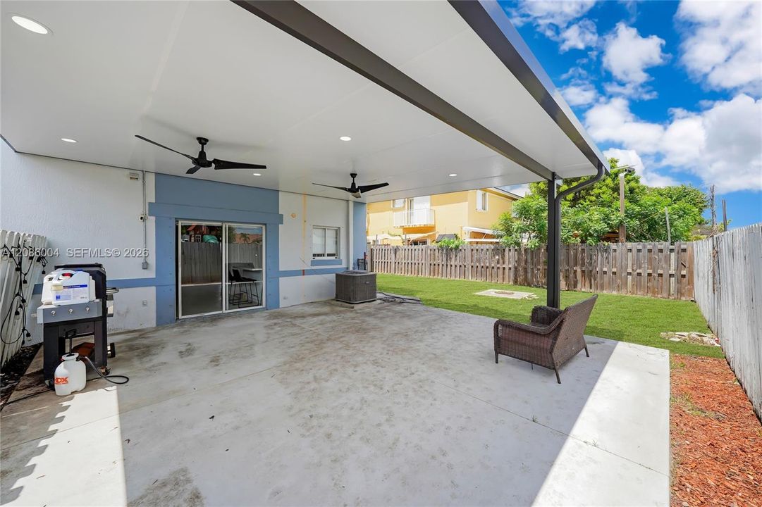 For Rent: $3,300 (3 beds, 2 baths, 1886 Square Feet)