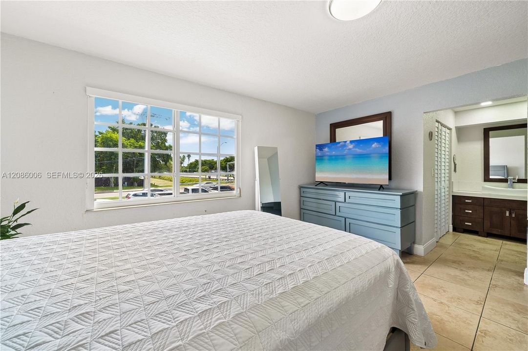 For Sale: $715,000 (4 beds, 2 baths, 2025 Square Feet)