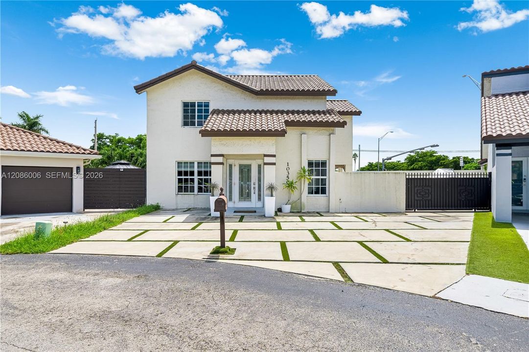 For Sale: $715,000 (4 beds, 2 baths, 2025 Square Feet)