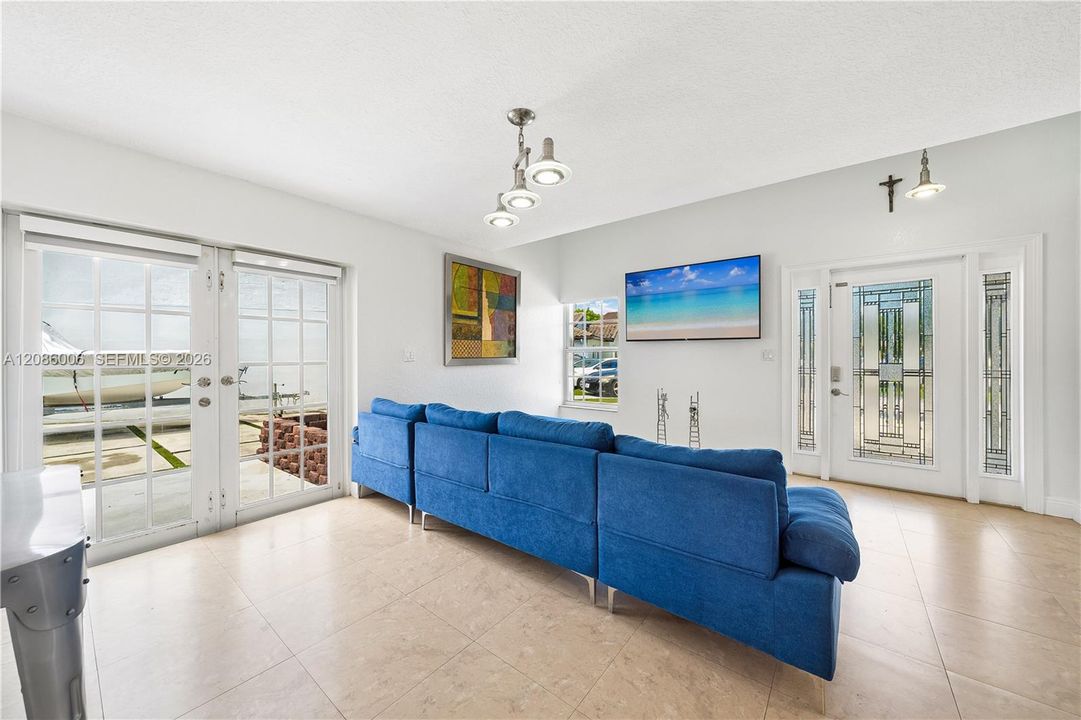 For Sale: $715,000 (4 beds, 2 baths, 2025 Square Feet)