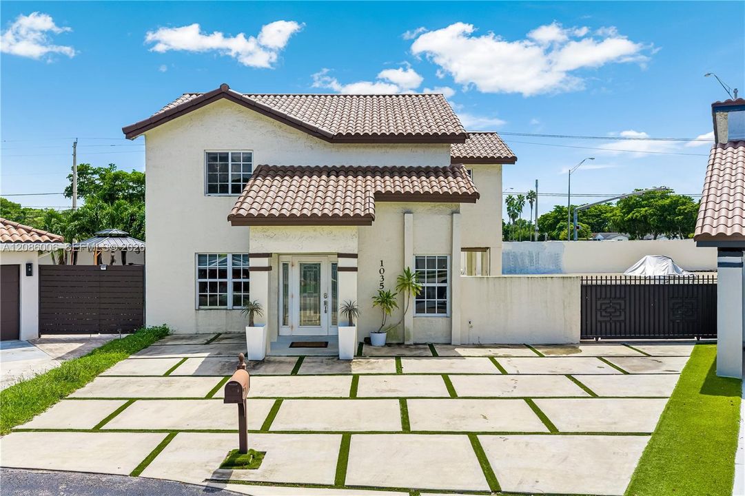 For Sale: $715,000 (4 beds, 2 baths, 2025 Square Feet)