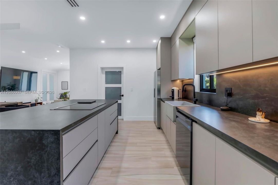 En Renta: $18,000 (4 camas, 2 baños, 1802 Pies cuadrados)