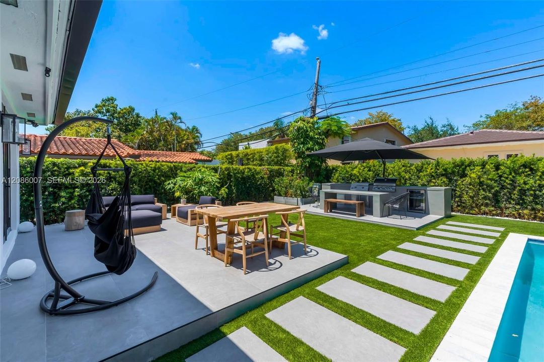 En Renta: $18,000 (4 camas, 2 baños, 1802 Pies cuadrados)