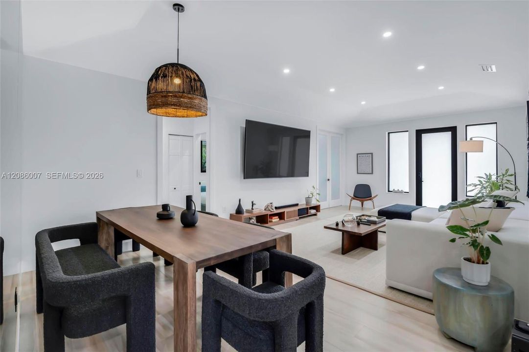 En Renta: $18,000 (4 camas, 2 baños, 1802 Pies cuadrados)