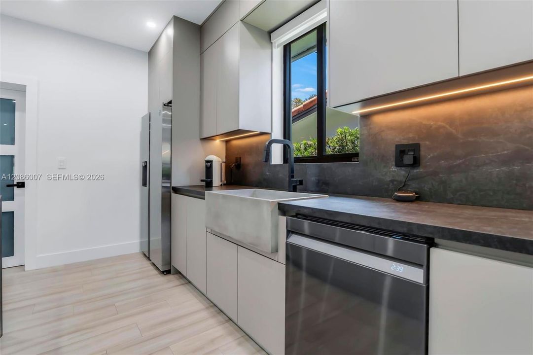 En Renta: $18,000 (4 camas, 2 baños, 1802 Pies cuadrados)