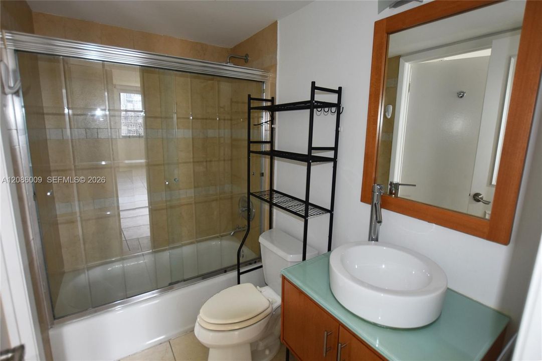 En Renta: $3,550 (2 camas, 2 baños, 950 Pies cuadrados)