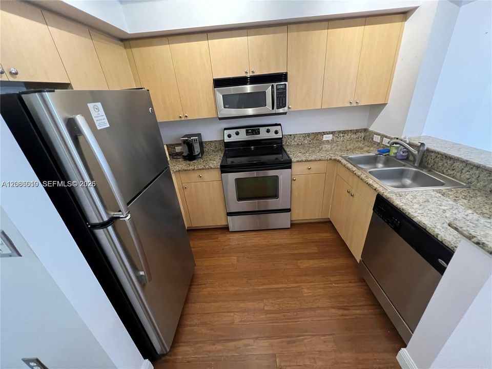 В аренду: $2,250 (1 спален, 1 ванн, 859 Квадратных фут)