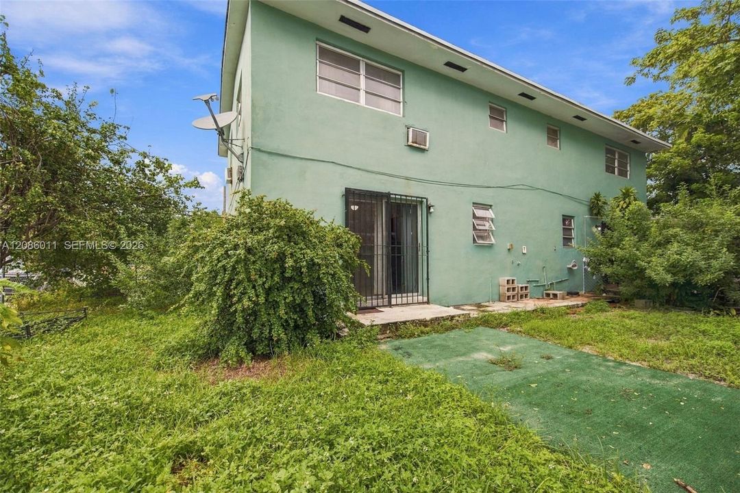 В аренду: $2,400 (2 спален, 1 ванн, 2350 Квадратных фут)