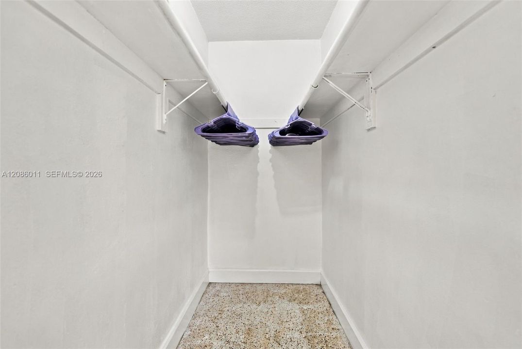 В аренду: $2,400 (2 спален, 1 ванн, 2350 Квадратных фут)