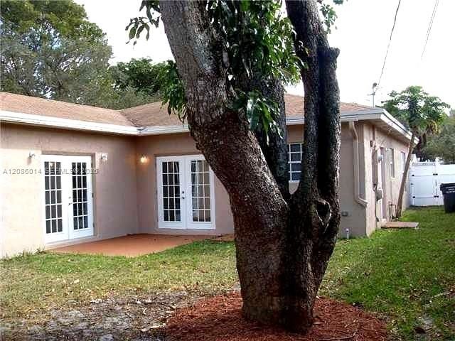 For Sale: $575,000 (4 beds, 3 baths, 1760 Square Feet)