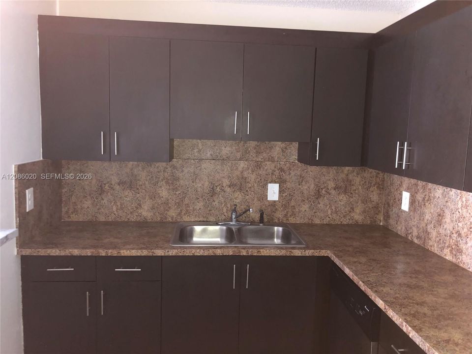 En Venta: $178,000 (2 camas, 1 baños, 1075 Pies cuadrados)