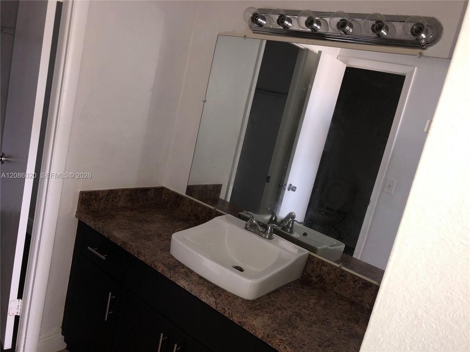 En Venta: $178,000 (2 camas, 1 baños, 1075 Pies cuadrados)