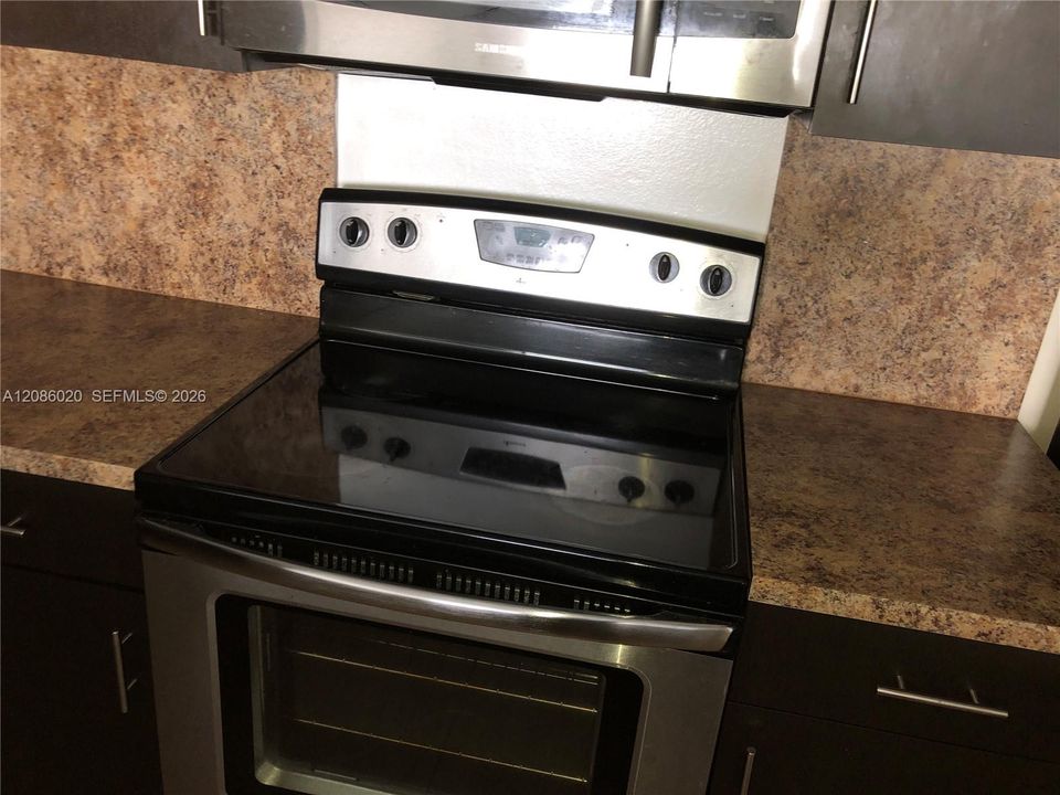 En Venta: $178,000 (2 camas, 1 baños, 1075 Pies cuadrados)