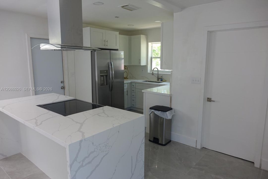 For Sale: $499,999 (3 beds, 2 baths, 1335 Square Feet)
