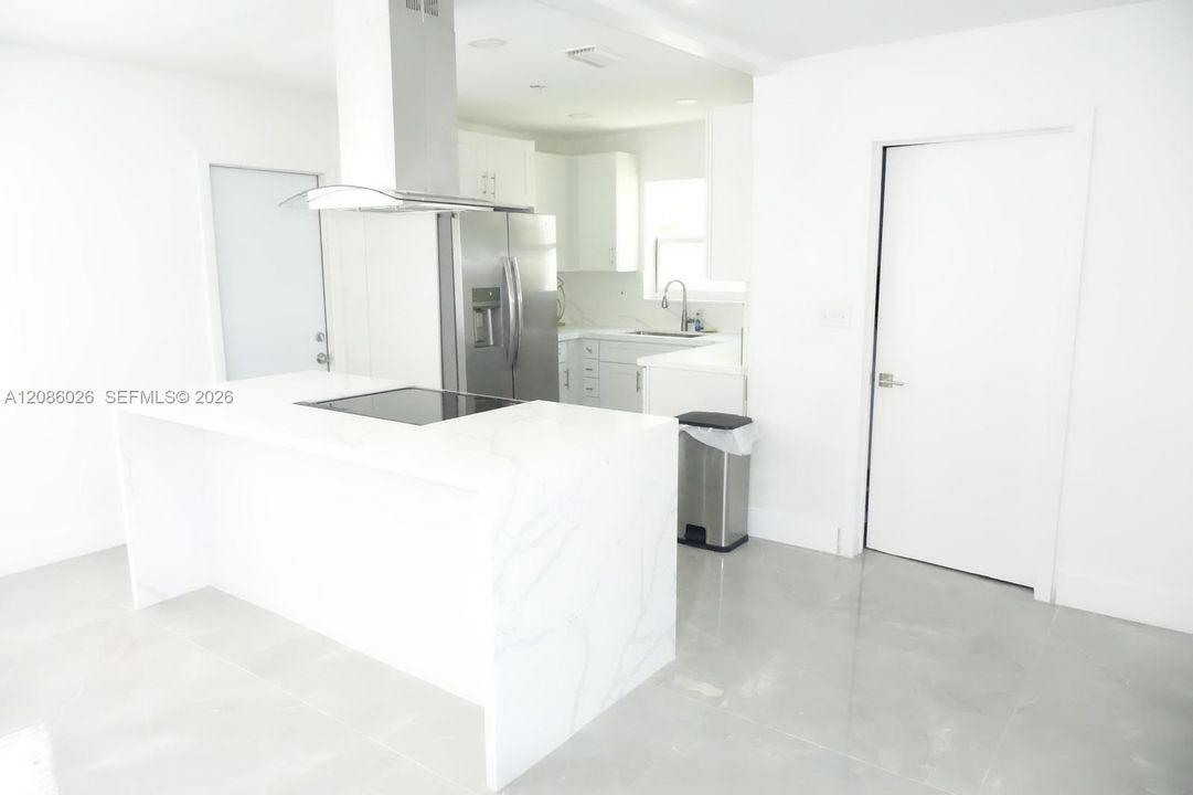 For Sale: $499,999 (3 beds, 2 baths, 1335 Square Feet)