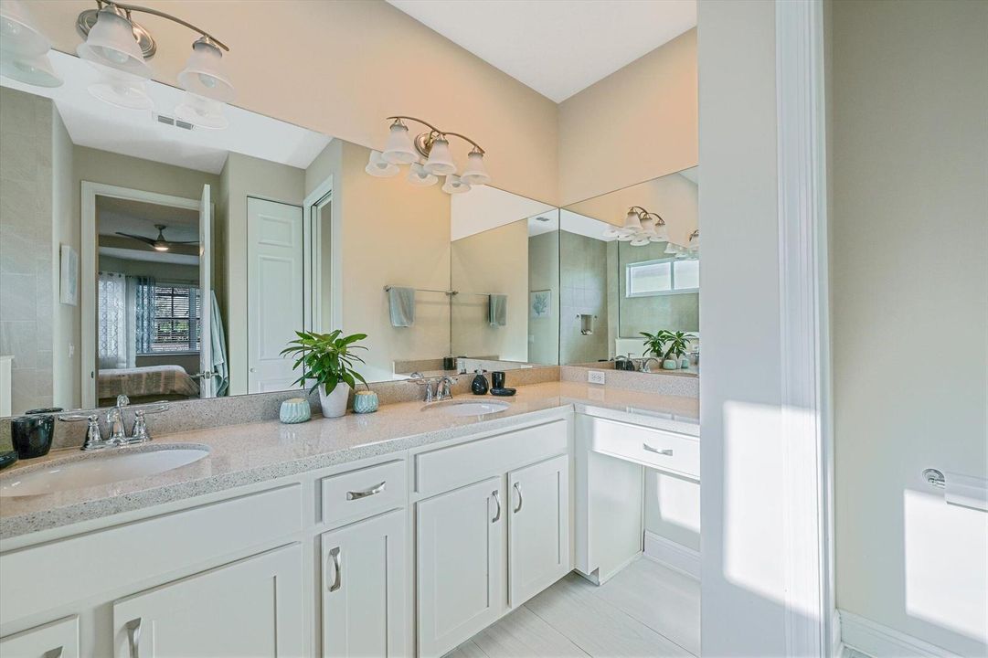 20-11435 SW Lake Park Drive-20