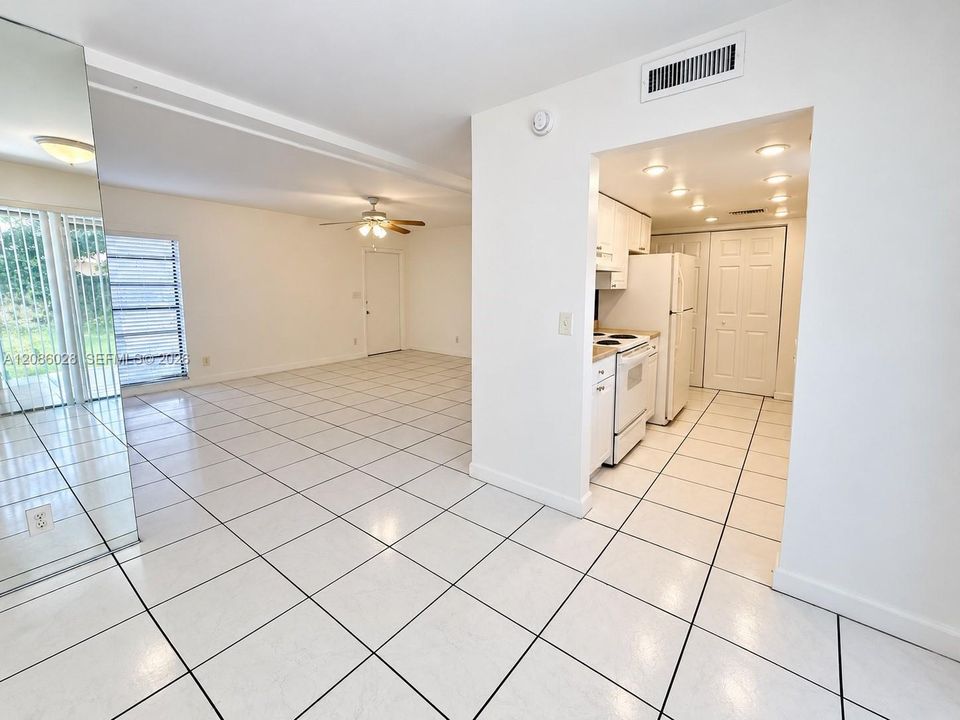 En Renta: $2,995 (3 camas, 2 baños, 1308 Pies cuadrados)