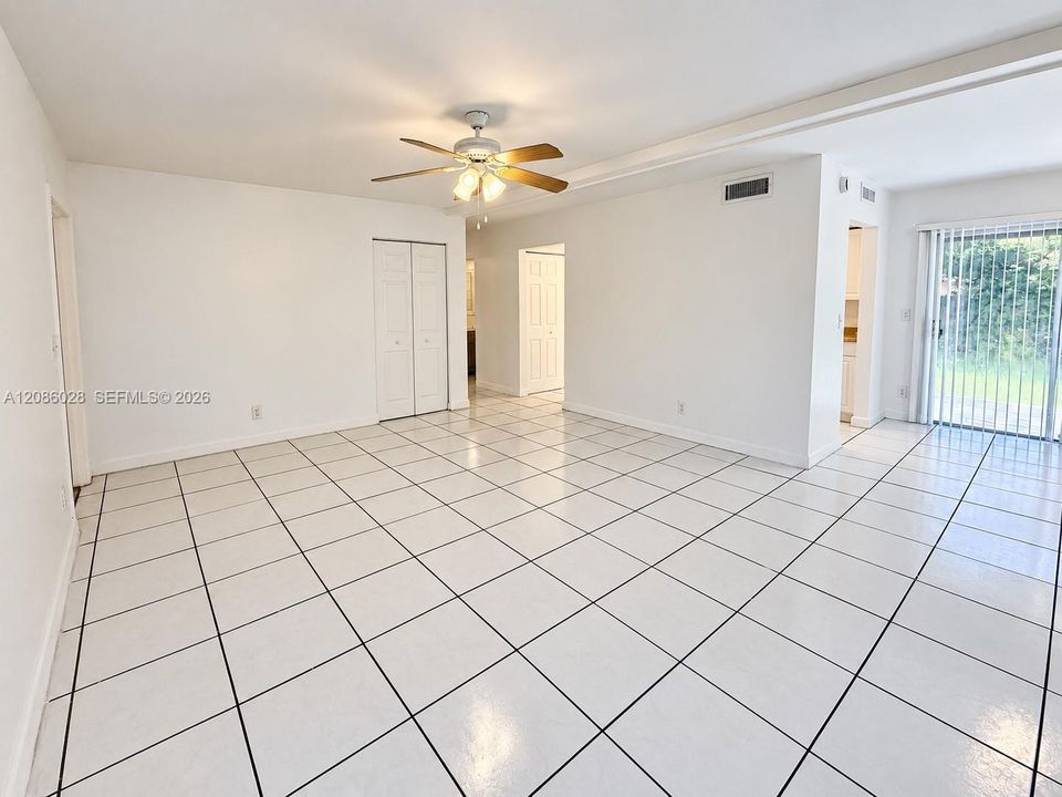 En Renta: $2,995 (3 camas, 2 baños, 1308 Pies cuadrados)
