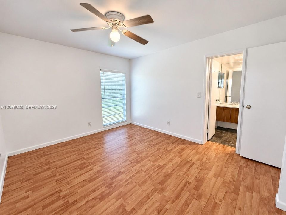 En Renta: $2,995 (3 camas, 2 baños, 1308 Pies cuadrados)
