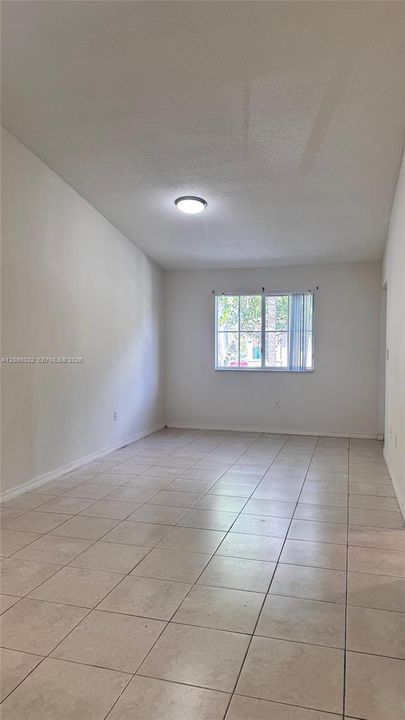 For Sale: $190,000 (2 beds, 2 baths, 815 Square Feet)