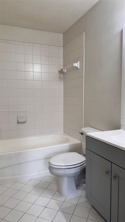 For Sale: $190,000 (2 beds, 2 baths, 815 Square Feet)