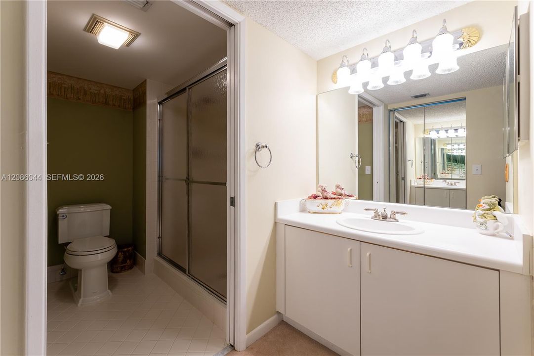 В аренду: $1,850 (1 спален, 1 ванн, 960 Квадратных фут)