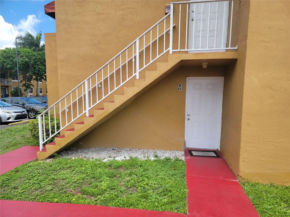 В аренду: $2,300 (3 спален, 2 ванн, 1165 Квадратных фут)