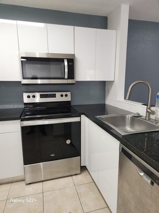В аренду: $2,300 (3 спален, 2 ванн, 1165 Квадратных фут)