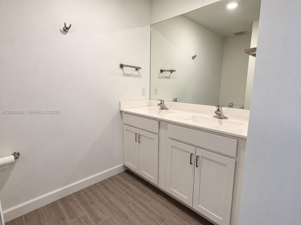 En Venta: $439,000 (3 camas, 2 baños, 1609 Pies cuadrados)