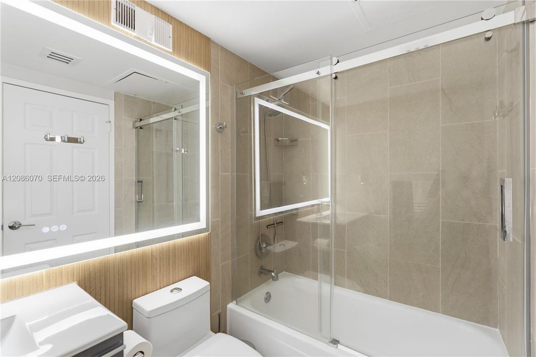 В аренду: $2,400 (0 спален, 1 ванн, 590 Квадратных фут)