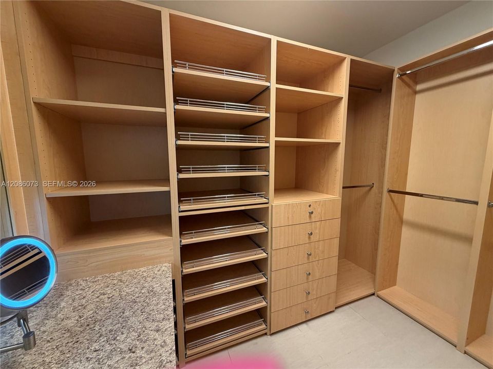В аренду: $3,650 (3 спален, 2 ванн, 1732 Квадратных фут)