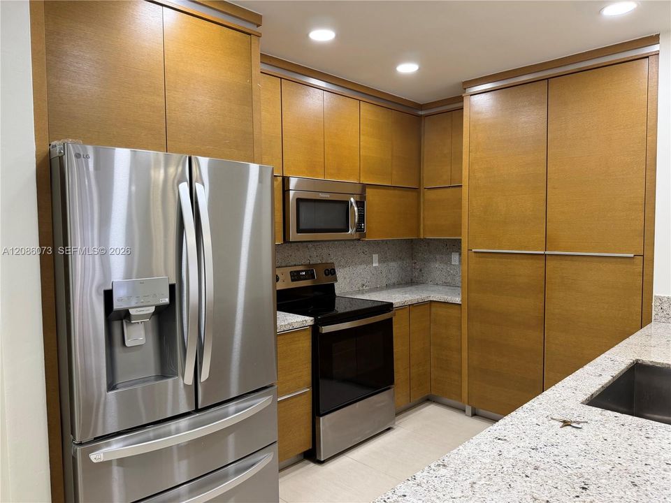 В аренду: $3,650 (3 спален, 2 ванн, 1732 Квадратных фут)
