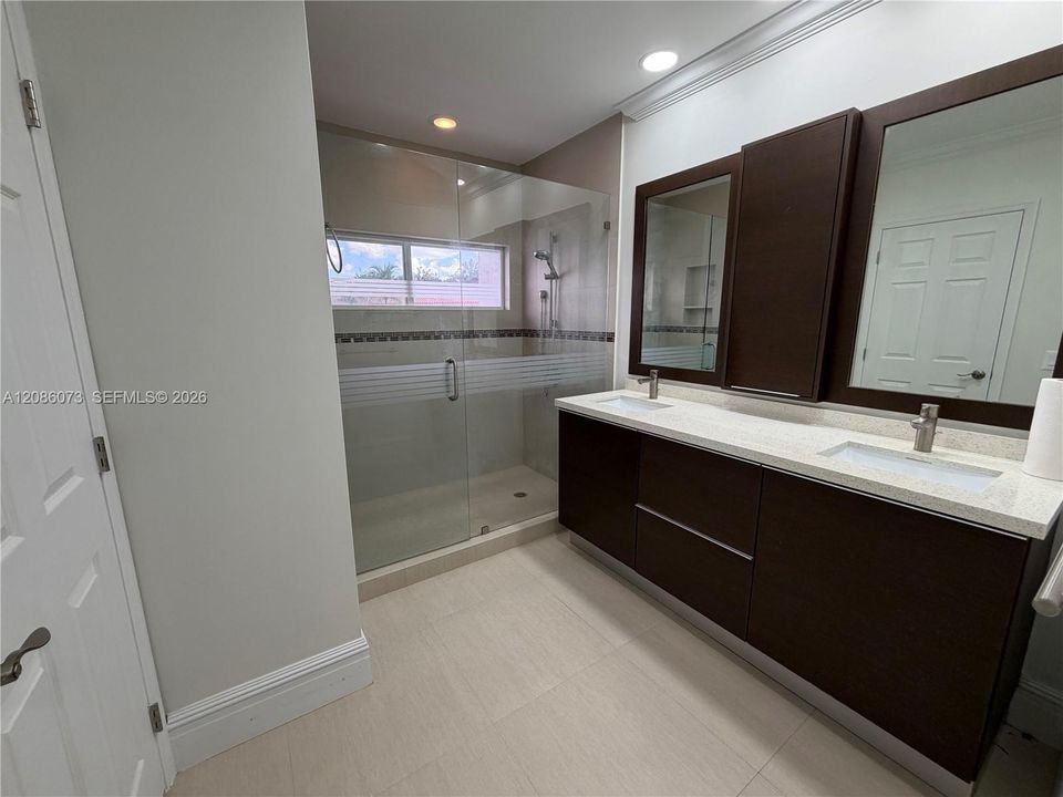 В аренду: $3,650 (3 спален, 2 ванн, 1732 Квадратных фут)