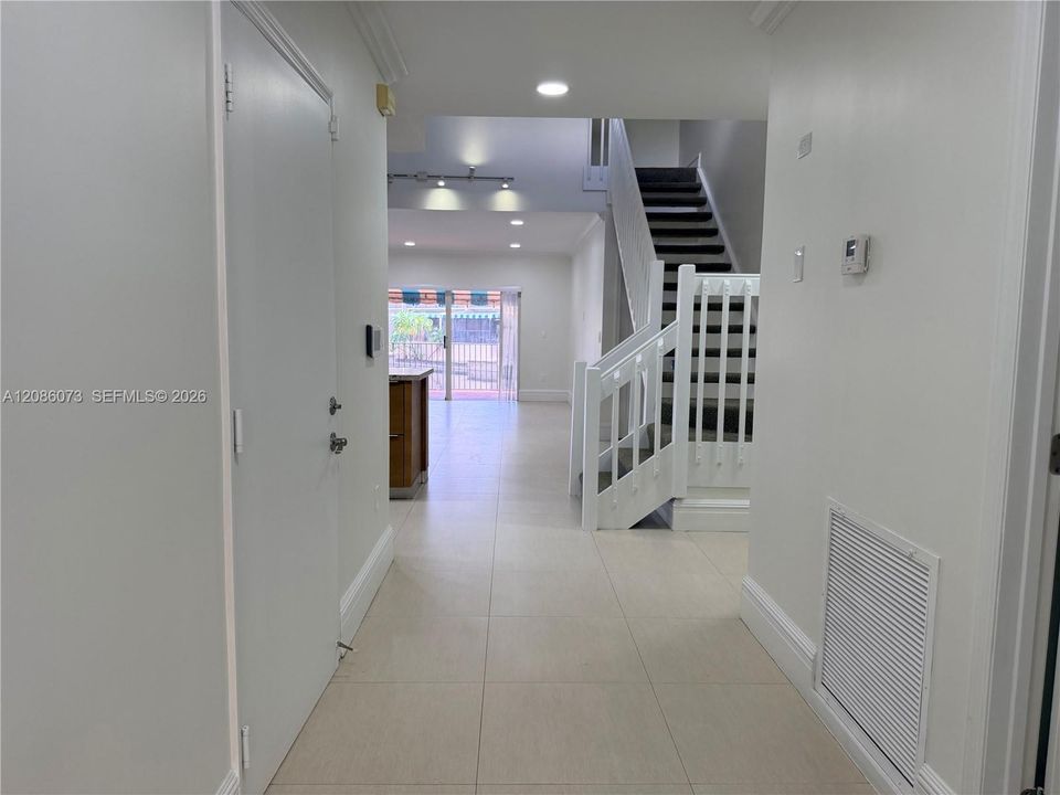 В аренду: $3,650 (3 спален, 2 ванн, 1732 Квадратных фут)
