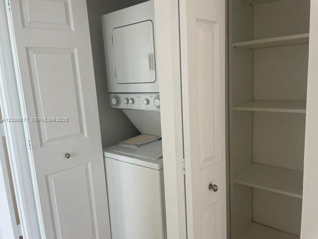 В аренду: $3,450 (2 спален, 2 ванн, 1052 Квадратных фут)