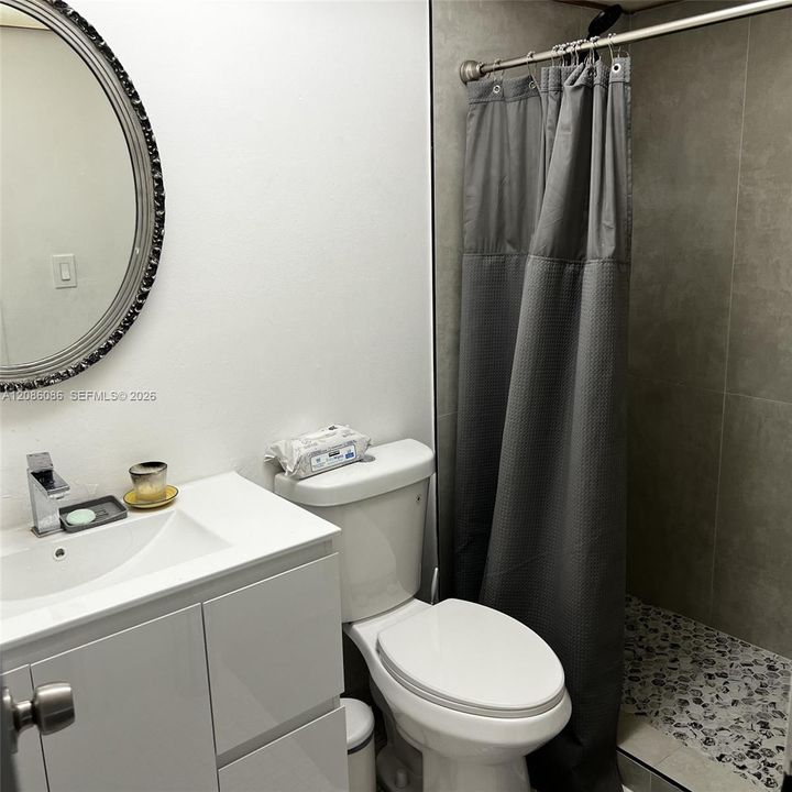 For Sale: $239,900 (1 beds, 1 baths, 546 Square Feet)