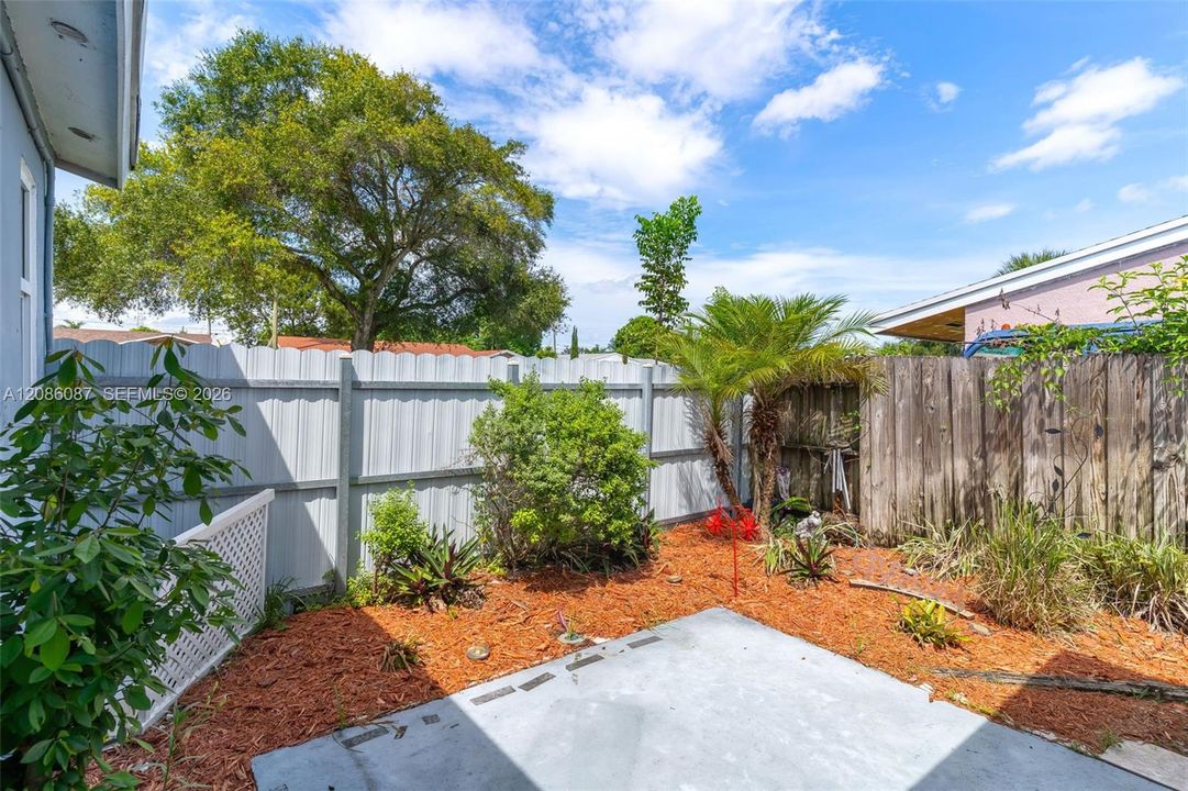 For Sale: $510,000 (3 beds, 2 baths, 1365 Square Feet)