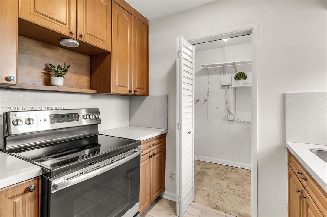 For Sale: $510,000 (3 beds, 2 baths, 1365 Square Feet)